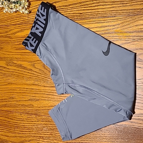 Nike Compression Pants - Girls XL - Picture 1 of 8
